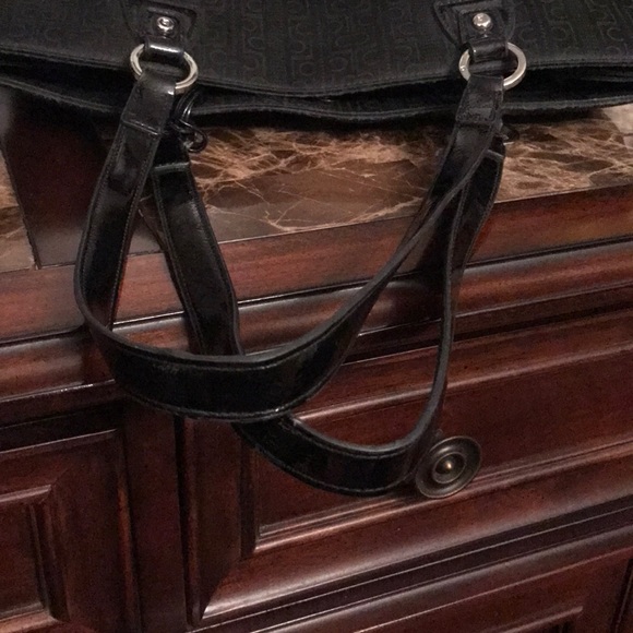 Liz Claiborne large black purse. - Picture 7 of 12